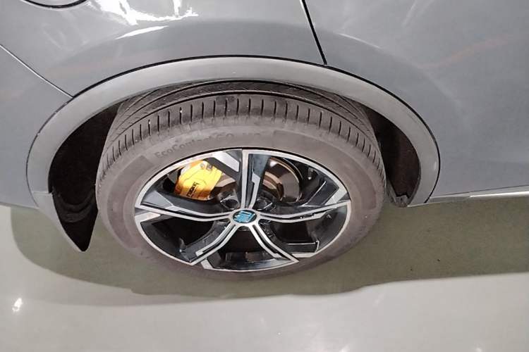 Used BYD Tang New Energy 2021 DM-i 112KM Prestige Model Right Rear Wheel Hub