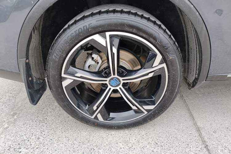 Used BYD Tang New Energy 2021 DM-i 112KM Prestige Model Right Rear Wheel Hub