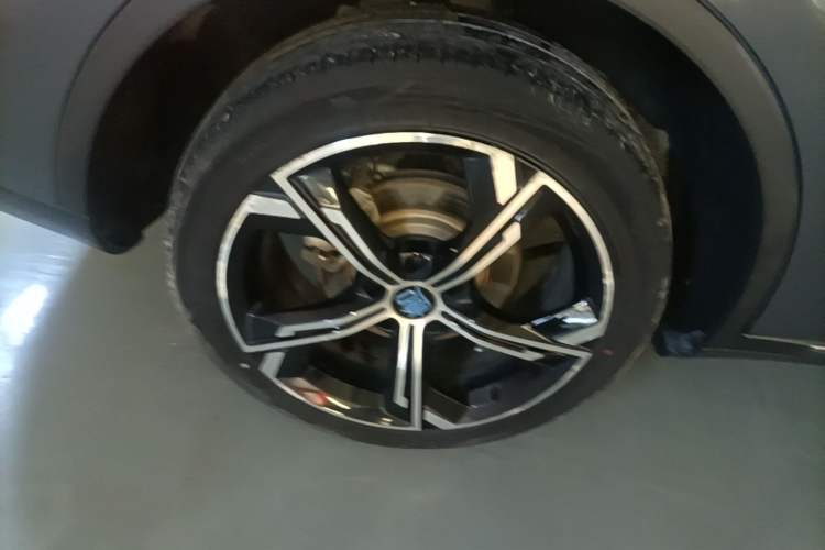 Used BYD Tang New Energy 2021 DM-i 112KM Prestige Model Right Rear Wheel Hub