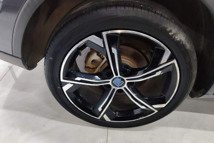 Used BYD Tang New Energy 2021 DM-i 112KM Prestige Model Right Rear Wheel Hub