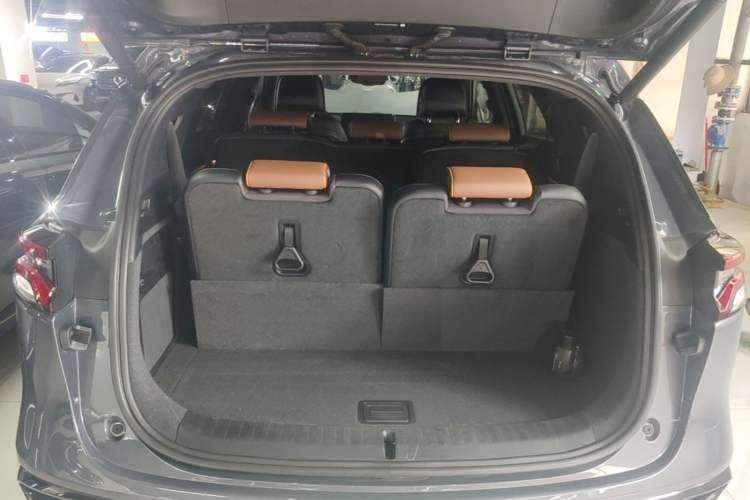 Used BYD Tang New Energy 2021 DM-i 112KM Prestige Model Trunk