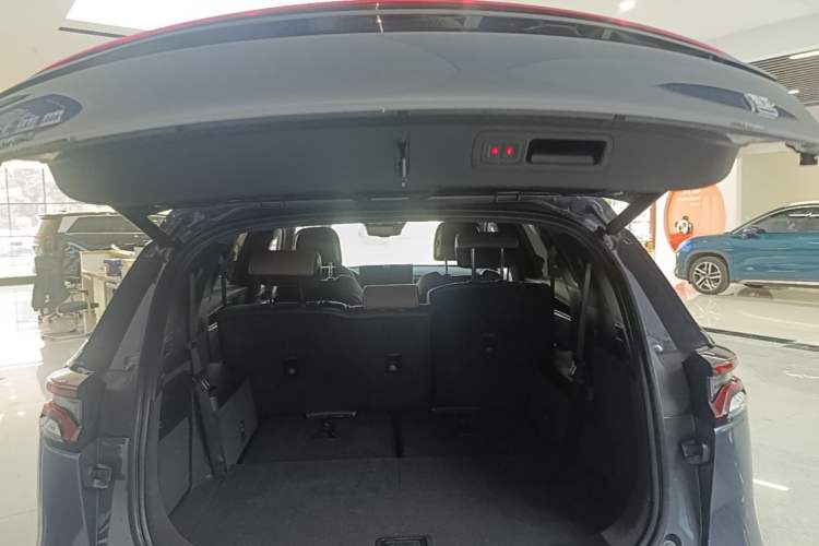 Used BYD Tang New Energy 2021 DM-i 112KM Prestige Model Trunk