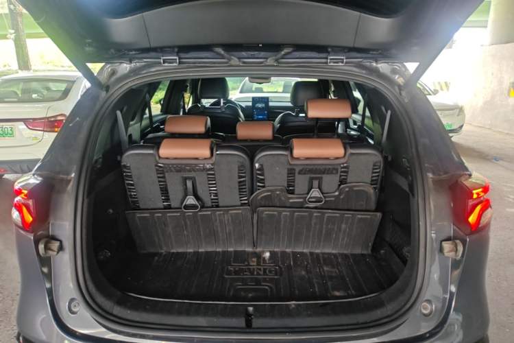 Used BYD Tang New Energy 2021 DM-i 112KM Prestige Model Trunk