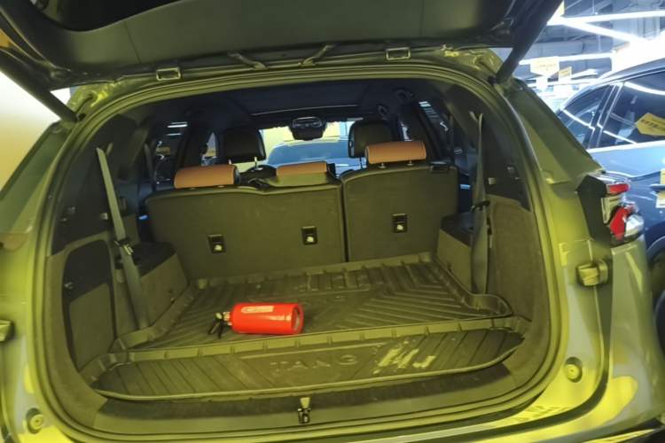 Used BYD Tang New Energy 2021 DM-i 112KM Prestige Model Trunk