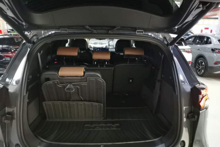Used BYD Tang New Energy 2021 DM-i 112KM Prestige Model Trunk