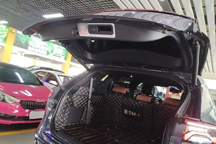 Used BYD Tang New Energy 2021 DM-i 112KM Prestige Model Trunk