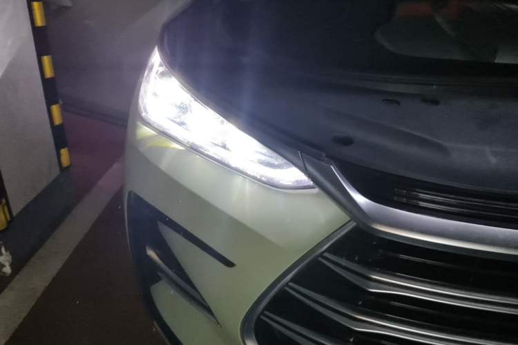 Used BYD Tang New Energy 2021 DM-i 112KM Prestige Model Right Front Headlight