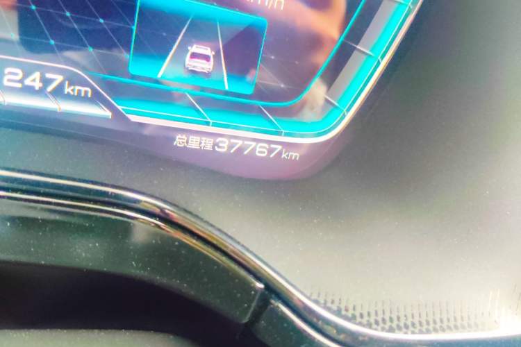 Used BYD Tang New Energy 2021 DM 2.0T Four-Wheel Drive High-Performance Luxury Model Odometer Close Up
