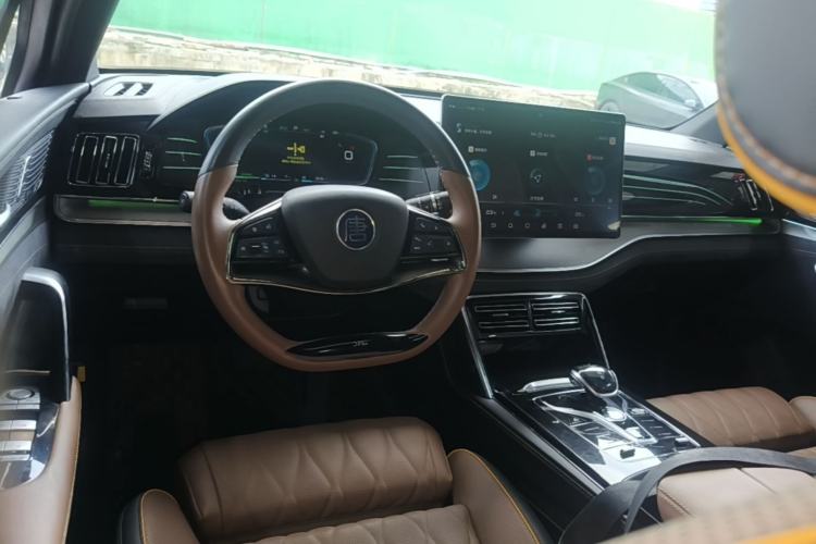 Used BYD Tang New Energy 2021 DM 2.0T Four-Wheel Drive High-Performance Flagship Model Center Console