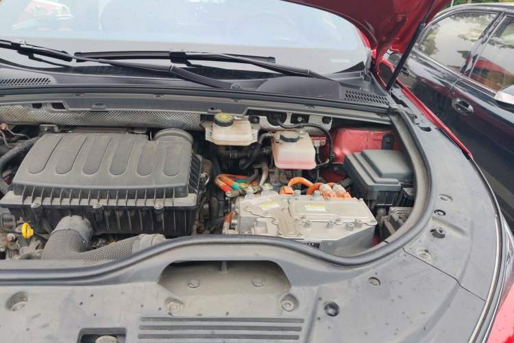 Used BYD Tang New Energy 2021 DM 2.0T Four-Wheel Drive High-Performance Luxury Model Engine Bay Left