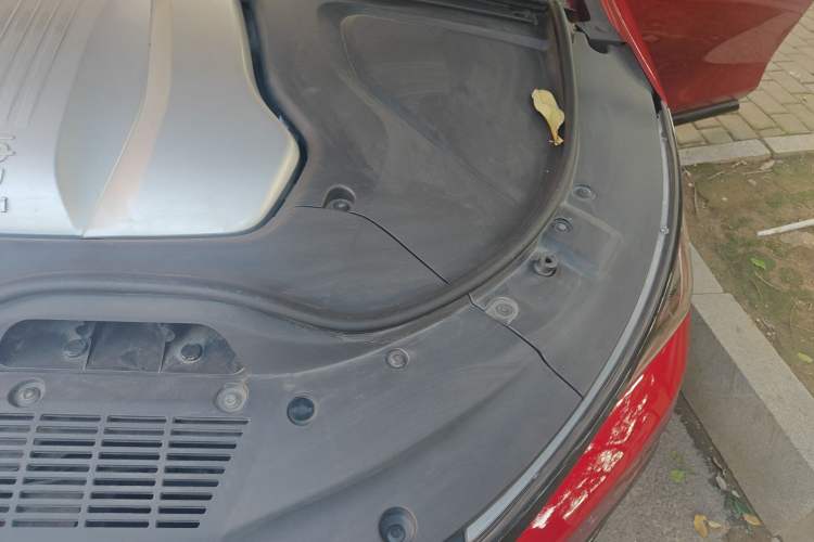 Used BYD Tang New Energy 2021 DM-i 112KM Prestige Model Engine Bay Left