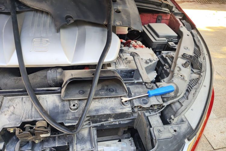 Used BYD Tang New Energy 2021 DM 2.0T Four-Wheel Drive High-Performance Flagship Model Engine Bay Left