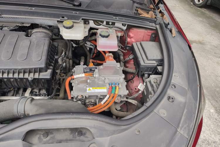 Used BYD Tang New Energy 2021 DM 2.0T Four-Wheel Drive Performance Edition Prestige Model Engine Bay Left