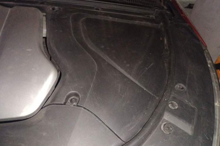 Used BYD Tang New Energy 2021 DM-i 112KM Prestige Model Engine Bay Left