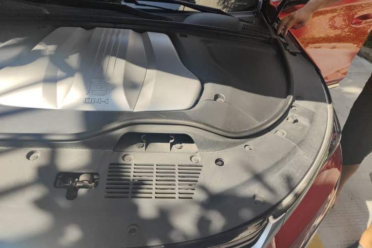 Used BYD Tang New Energy 2021 DM-i 112KM Prestige Model Engine Bay Left