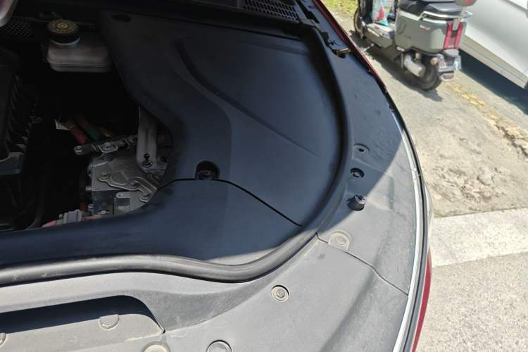Used BYD Tang New Energy 2021 DM 2.0T Four-Wheel Drive High-Performance Flagship Model Engine Bay Left