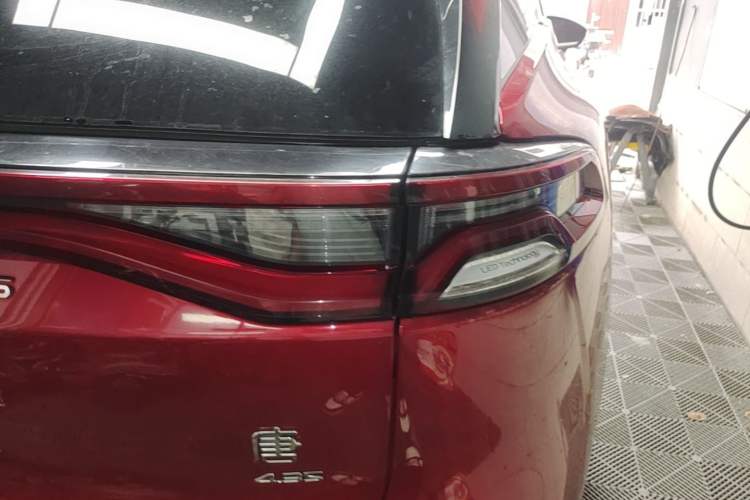 Used BYD Tang New Energy 2021 DM 2.0T Four-Wheel Drive High-Performance Luxury Model Exterior 3
