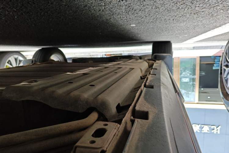 Used BYD Tang New Energy 2021 DM-i 112KM Prestige Model Left Side Sill