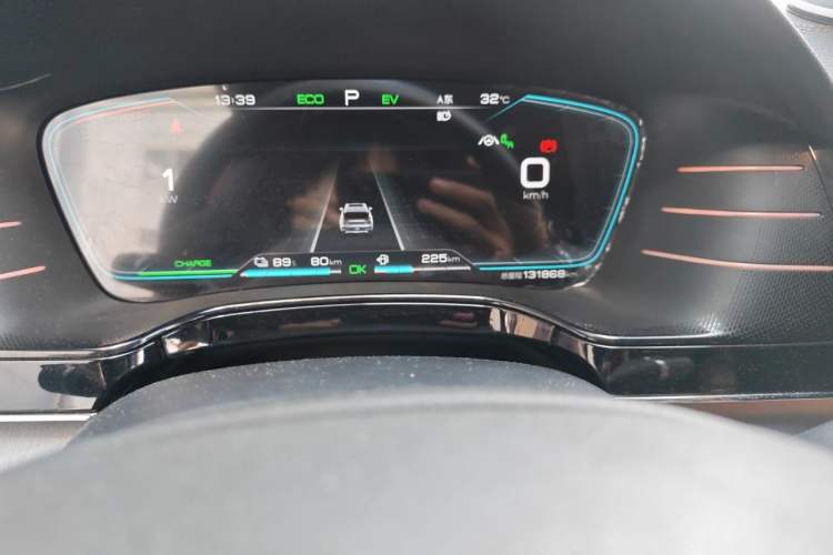 Used BYD Tang New Energy 2021 DM 2.0T Four-Wheel Drive High-Performance Flagship Model Odometer Close Up