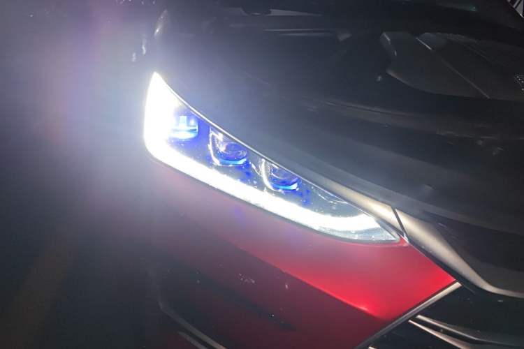 Used BYD Tang New Energy 2021 DM-i 112KM Prestige Model Right Front Headlight