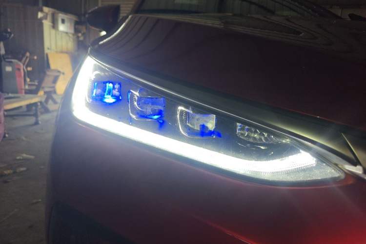 Used BYD Tang New Energy 2021 DM 2.0T Four-Wheel Drive High-Performance Flagship Model Right Front Headlight