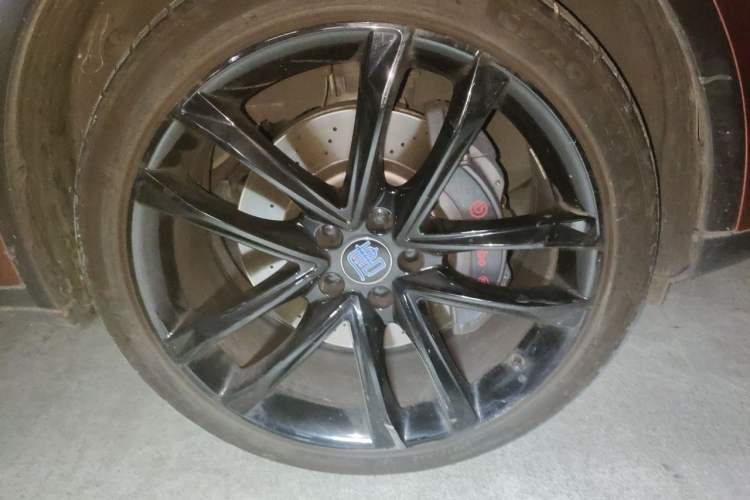 Used BYD Tang New Energy 2021 DM 2.0T Four-Wheel Drive High-Performance Flagship Model Right Front Wheel Hub