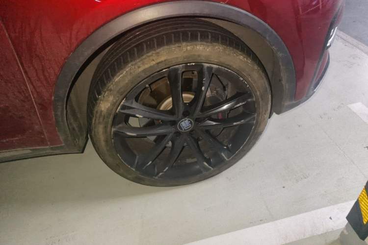 Used BYD Tang New Energy 2021 DM 2.0T Four-Wheel Drive High-Performance Flagship Model Right Front Wheel Hub