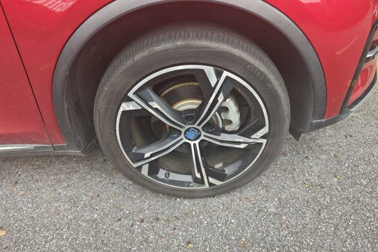 Used BYD Tang New Energy 2021 DM-i 112KM Prestige Model Right Front Wheel Hub