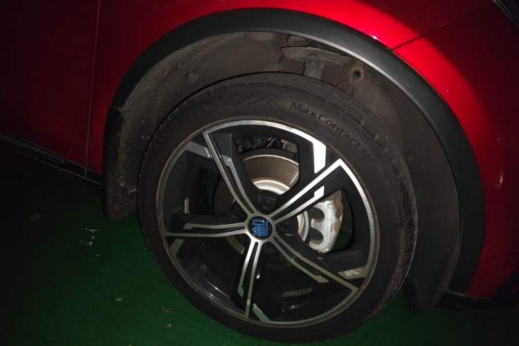 Used BYD Tang New Energy 2021 DM-i 112KM Prestige Model Right Front Wheel Hub