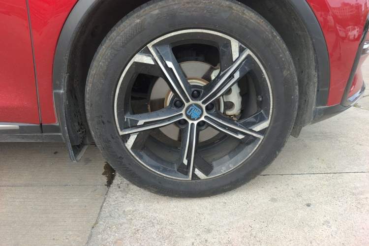 Used BYD Tang New Energy 2021 DM-i 112KM Prestige Model Right Front Wheel Hub