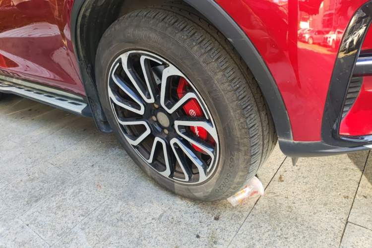 Used BYD Tang New Energy 2021 DM 2.0T Four-Wheel Drive High-Performance Flagship Model Right Front Wheel Hub