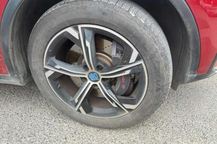 Used BYD Tang New Energy 2021 DM 2.0T Four-Wheel Drive High-Performance Flagship Model Right Front Wheel Hub