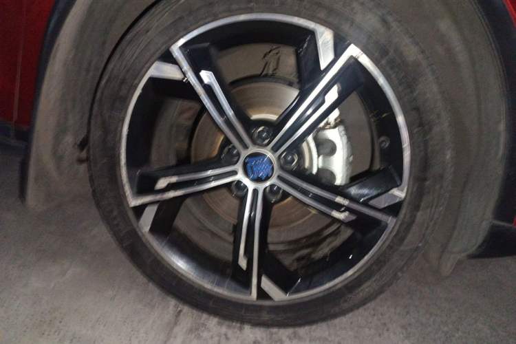 Used BYD Tang New Energy 2021 DM-i 112KM Prestige Model Right Front Wheel Hub