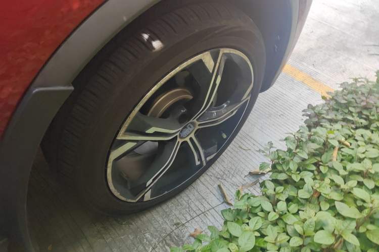 Used BYD Tang New Energy 2021 DM-i 112KM Prestige Model Right Front Wheel Hub