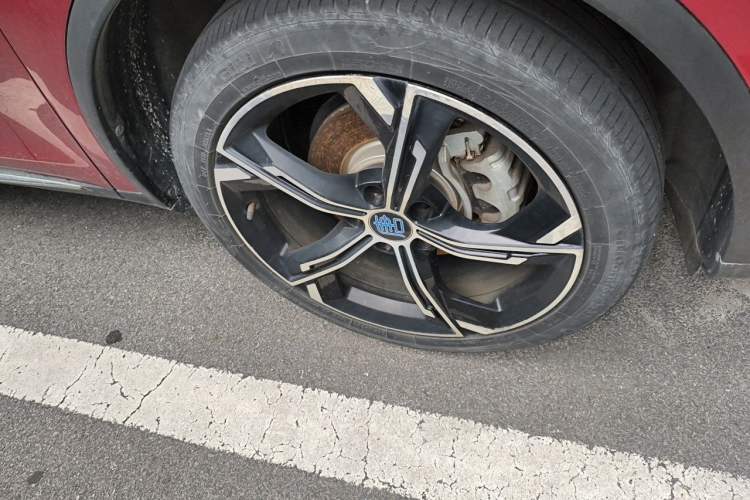 Used BYD Tang New Energy 2021 DM-i 112KM Prestige Model Right Front Wheel Hub