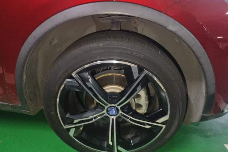 Used BYD Tang New Energy 2021 DM-i 112KM Prestige Model Right Front Wheel Hub
