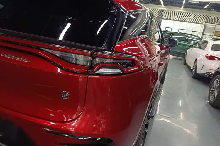 Used BYD Tang New Energy 2021 DM 2.0T Four-Wheel Drive Performance Edition Prestige Model Right Rear Taillight