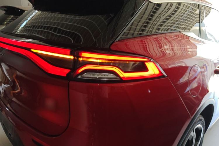 Used BYD Tang New Energy 2021 DM 2.0T Four-Wheel Drive Performance Edition Prestige Model Right Rear Taillight