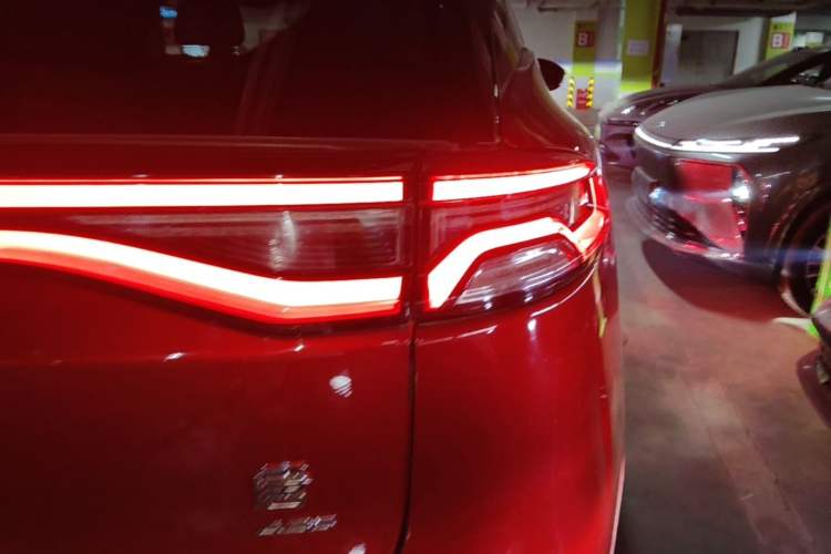 Used BYD Tang New Energy 2021 DM 2.0T Four-Wheel Drive High-Performance Luxury Model Right Rear Taillight