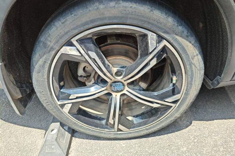 Used BYD Tang New Energy 2021 DM-i 112KM Prestige Model Right Rear Wheel Hub