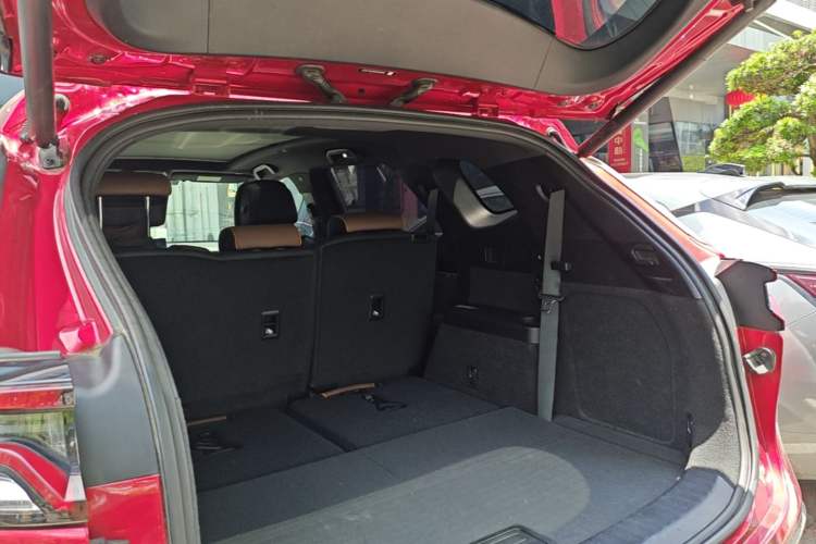 Used BYD Tang New Energy 2021 DM-i 112KM Prestige Model Trunk