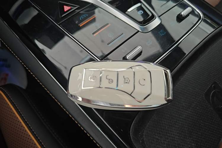 Used BYD Tang New Energy 2021 DM 2.0T Four-Wheel Drive High-Performance Flagship Model Vehicle Key