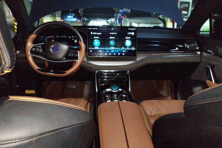 Used BYD Tang New Energy 2021 DM 2.0T Four-Wheel Drive High-Performance Flagship Model Center Console