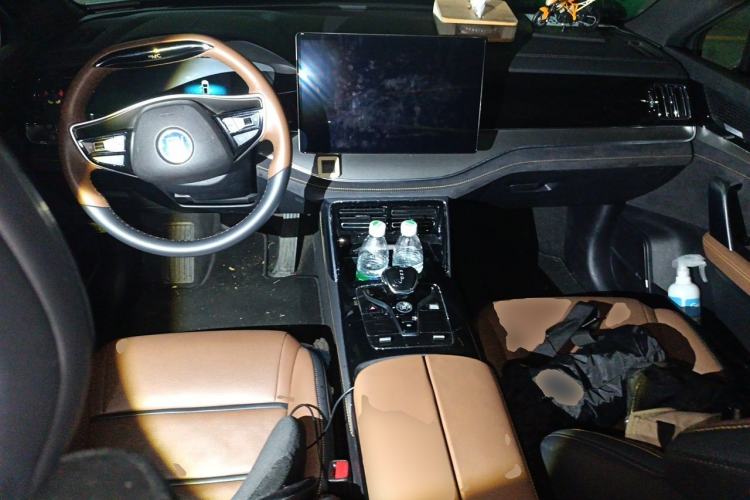 Used BYD Tang New Energy 2021 DM 2.0T Four-Wheel Drive Performance Edition Prestige Model Center Console
