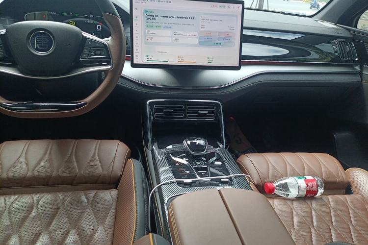 Used BYD Tang New Energy 2021 DM 2.0T Four-Wheel Drive High-Performance Flagship Model Center Console