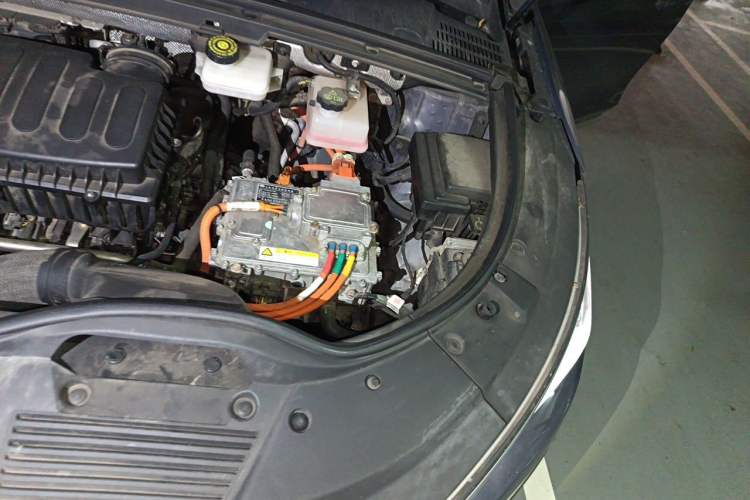 Used BYD Tang New Energy 2021 DM 2.0T Four-Wheel Drive Performance Edition Prestige Model Engine Bay Left