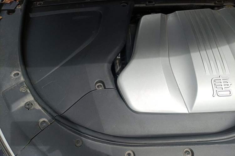 Used BYD Tang New Energy 2021 DM 2.0T Four-Wheel Drive High-Performance Flagship Model Engine Bay Right