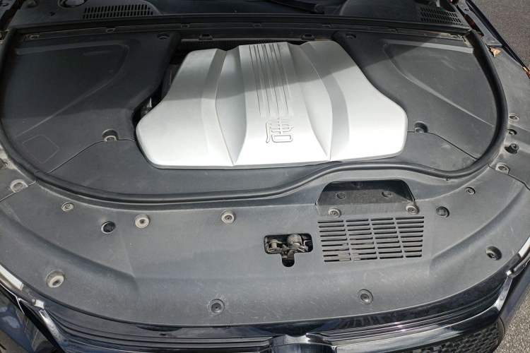 Used BYD Tang New Energy 2021 DM 2.0T Four-Wheel Drive High-Performance Flagship Model Engine Bay