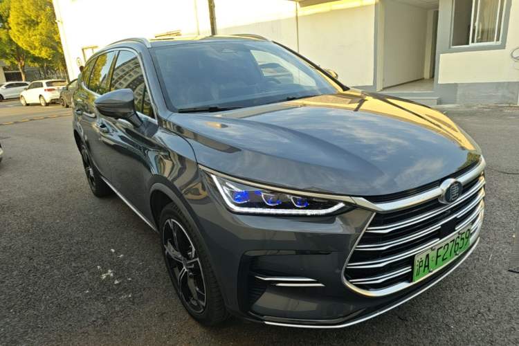 Used BYD Tang New Energy 2021 DM-i 112KM Prestige Model Front Right 45 Deg
