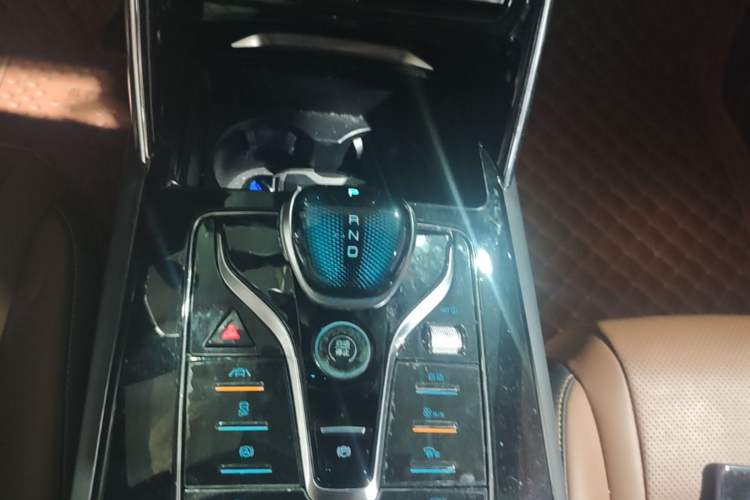 Used BYD Tang New Energy 2021 DM 2.0T Four-Wheel Drive Performance Edition Prestige Model Gear Lever